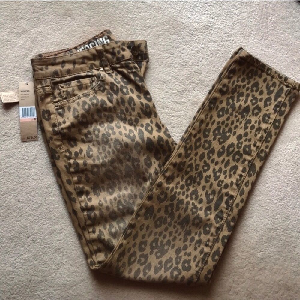 NWT DKNY Cheetah Animal Print Denim Jeans Women's Size 2